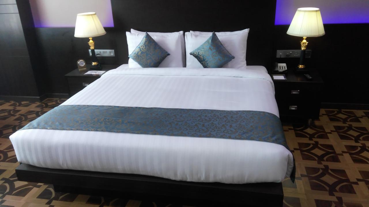 Park Regis Lotus Hotel Манама Экстерьер фото