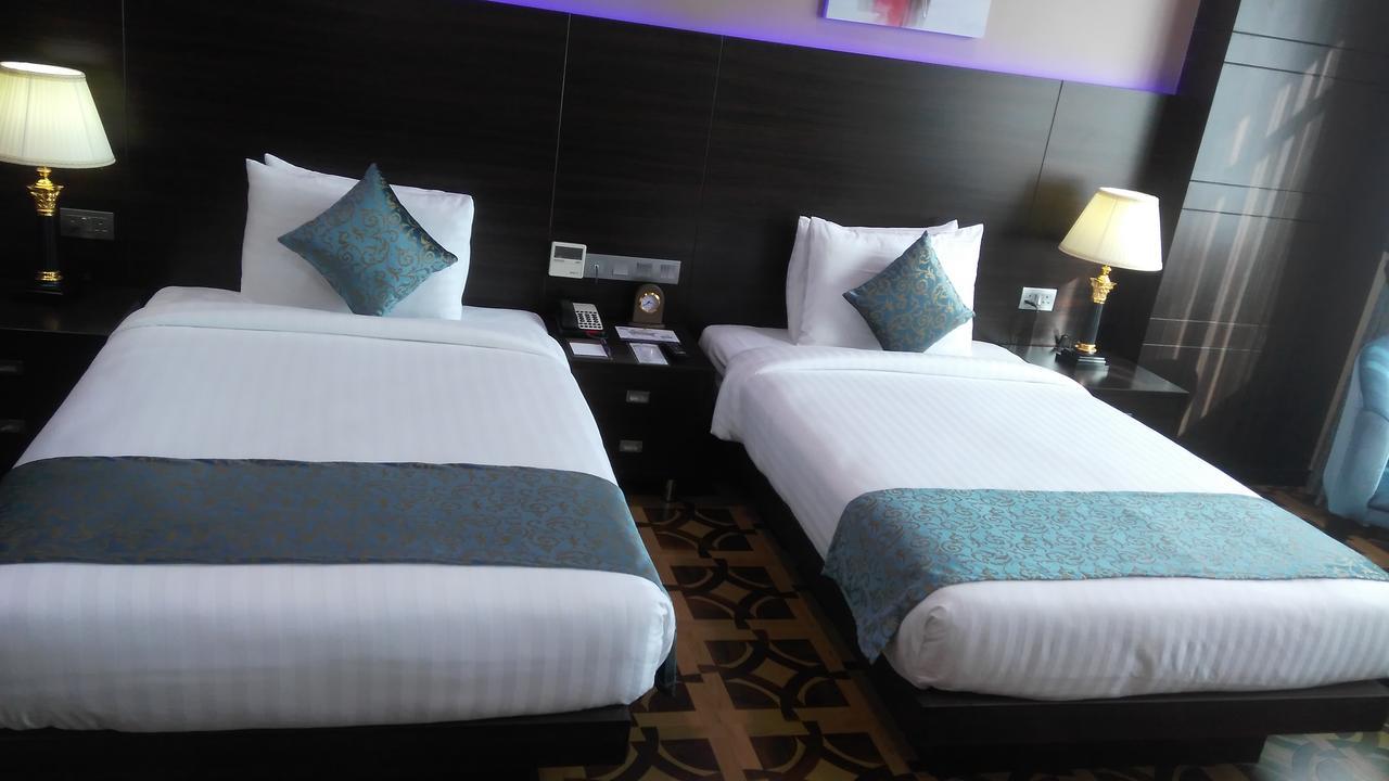 Park Regis Lotus Hotel Манама Экстерьер фото